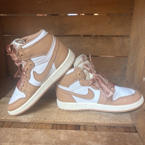 Nike Air Jordan 1 Retro High OG Praline PS Kids Size 13c Praline-Sail FN6621-201 - Picture 7 of 10